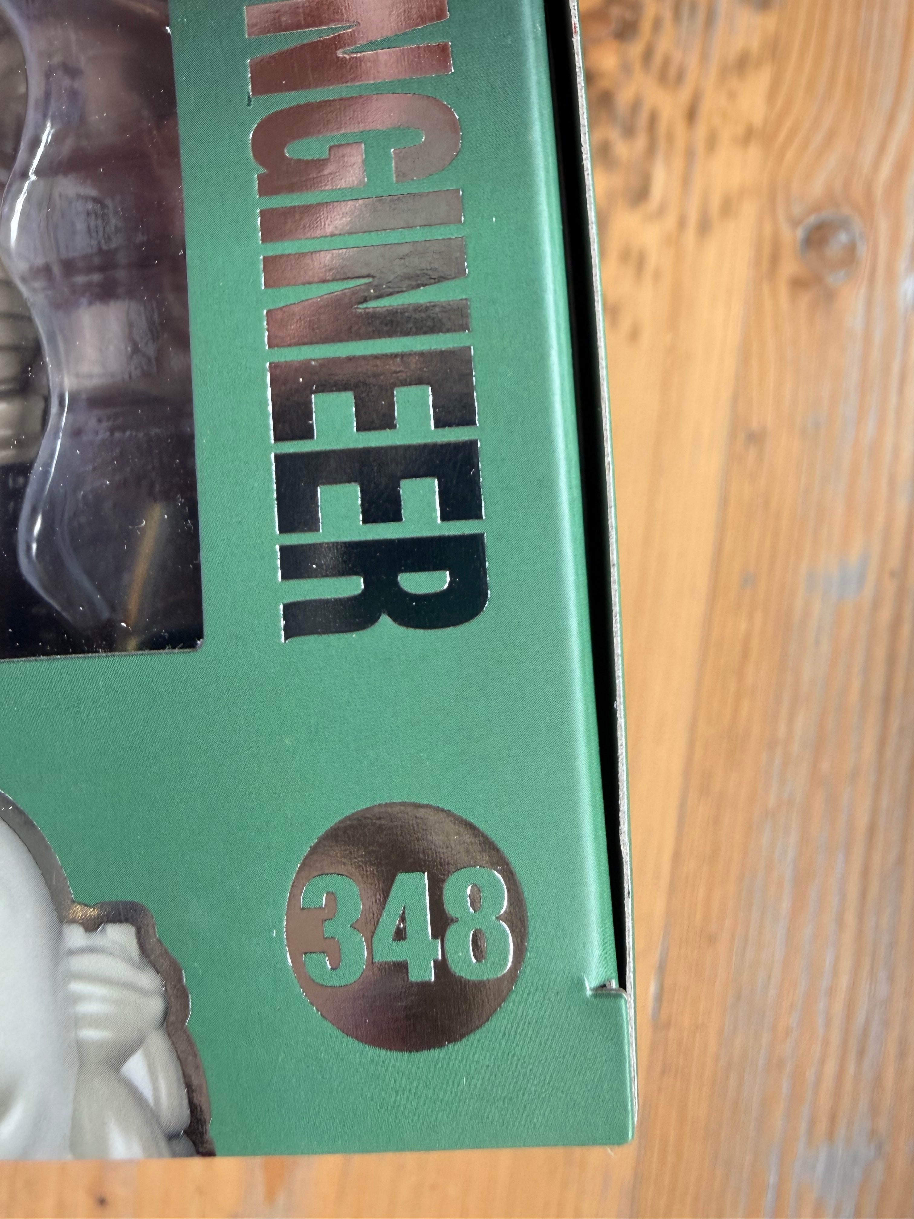 Funko Pop! Digital Alien box, #348 Pilot Engineer figure